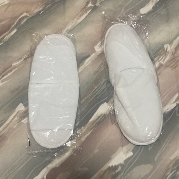 2 pair Hotel slippers. Great for guests or for traveling NWT open & closed toe. - Picture 2 of 7